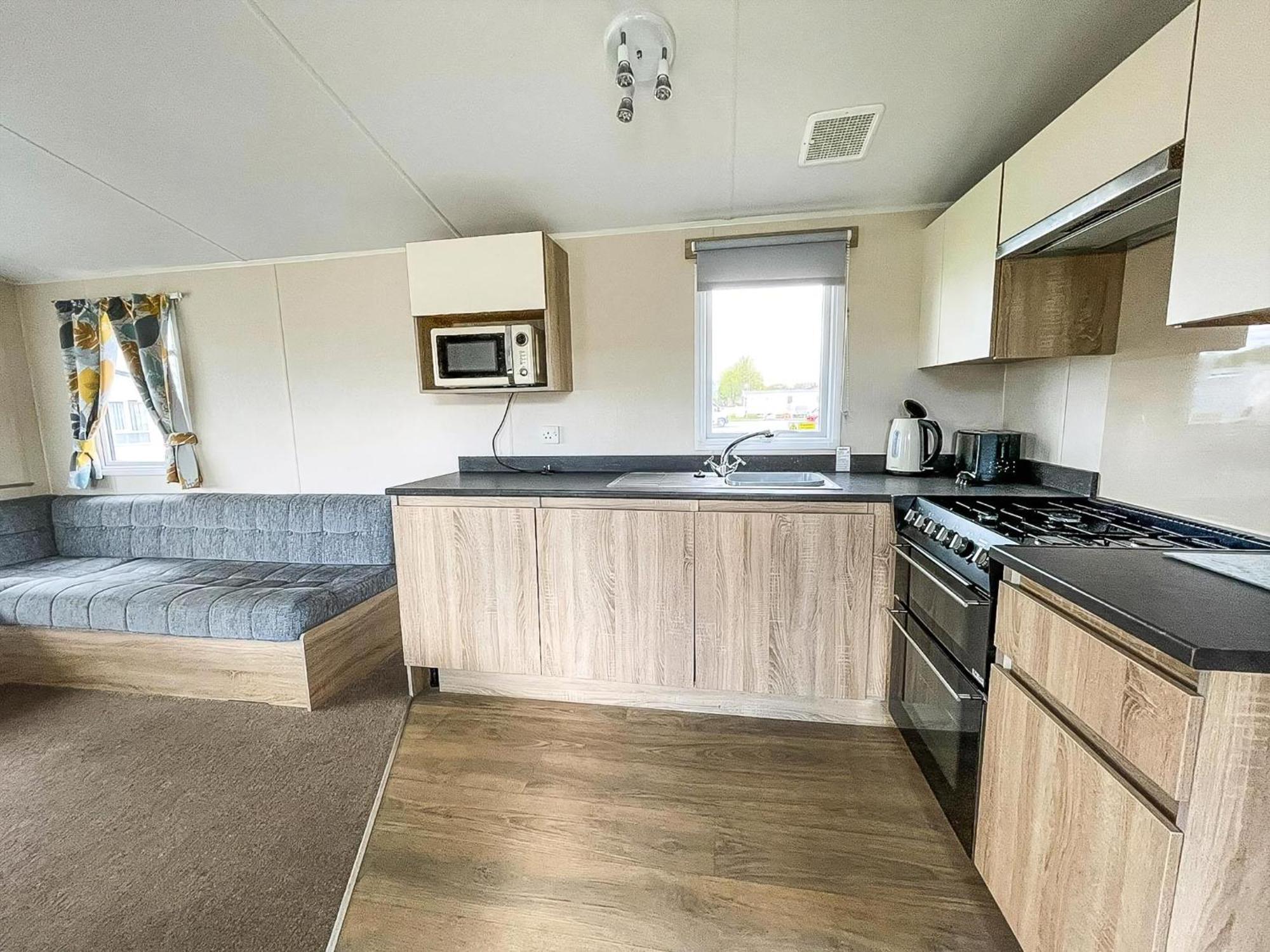Great 6 Berth Caravan Nearby The Beach In Walton-On-The-Naze Ref 17181X מראה חיצוני תמונה